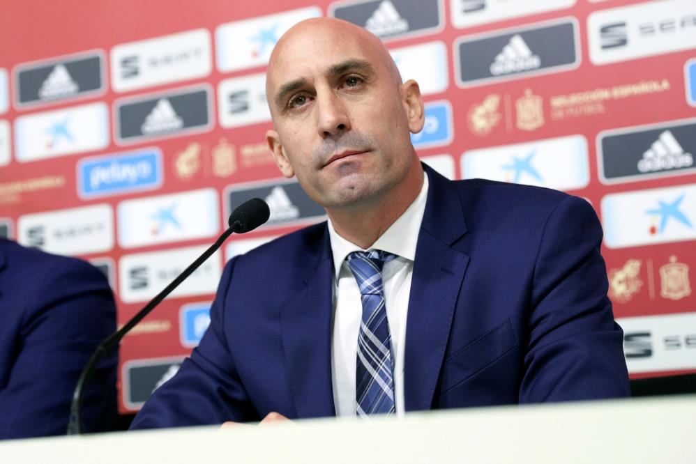 FIFA’dan, Luis Rubiales'e 90 gün uzaklaştırma