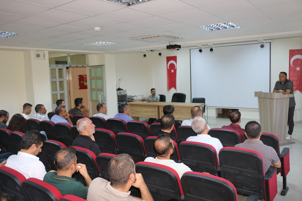 Şube Müdürleri Gümüş ve Çiftçi,ortaokulu ile ortaöğretim kurum müdürleri ile toplantı yaptı