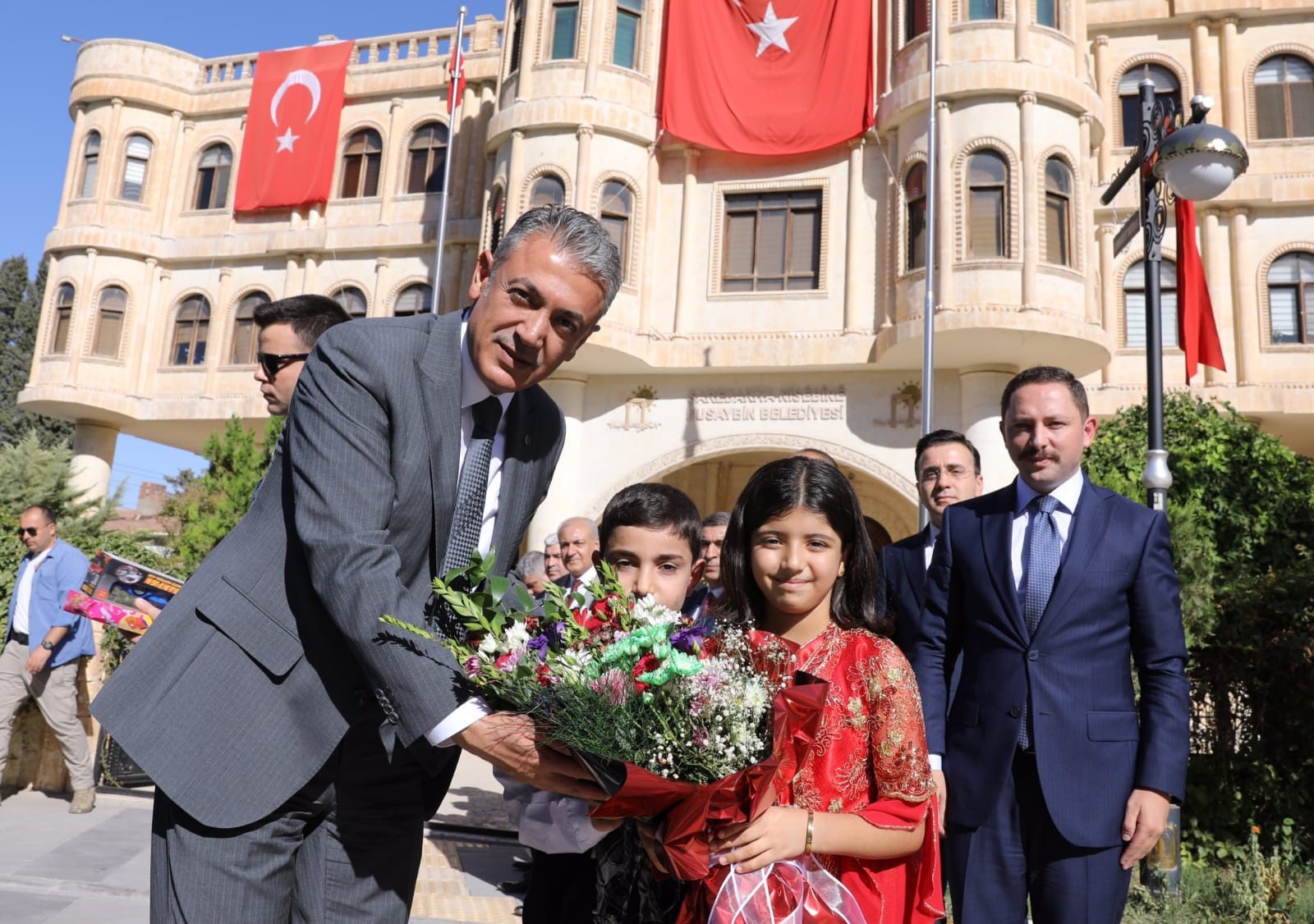 Mardin'in Yeni Valisi Nusaybin'i gezdi