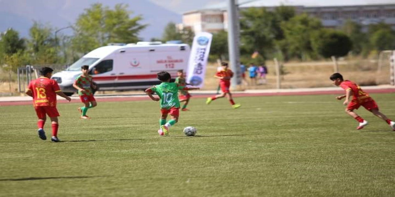 Ağrı Dağı Cup Futbol Turnuvası’nda kupa Diyarbakır'ın
