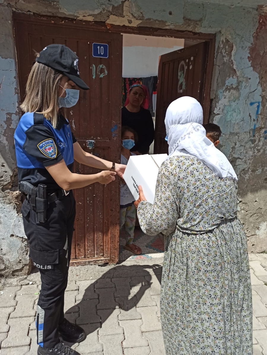 Cizre Polisinden ihtiyaç Sahibi 150 Aileye gıda Yardımı