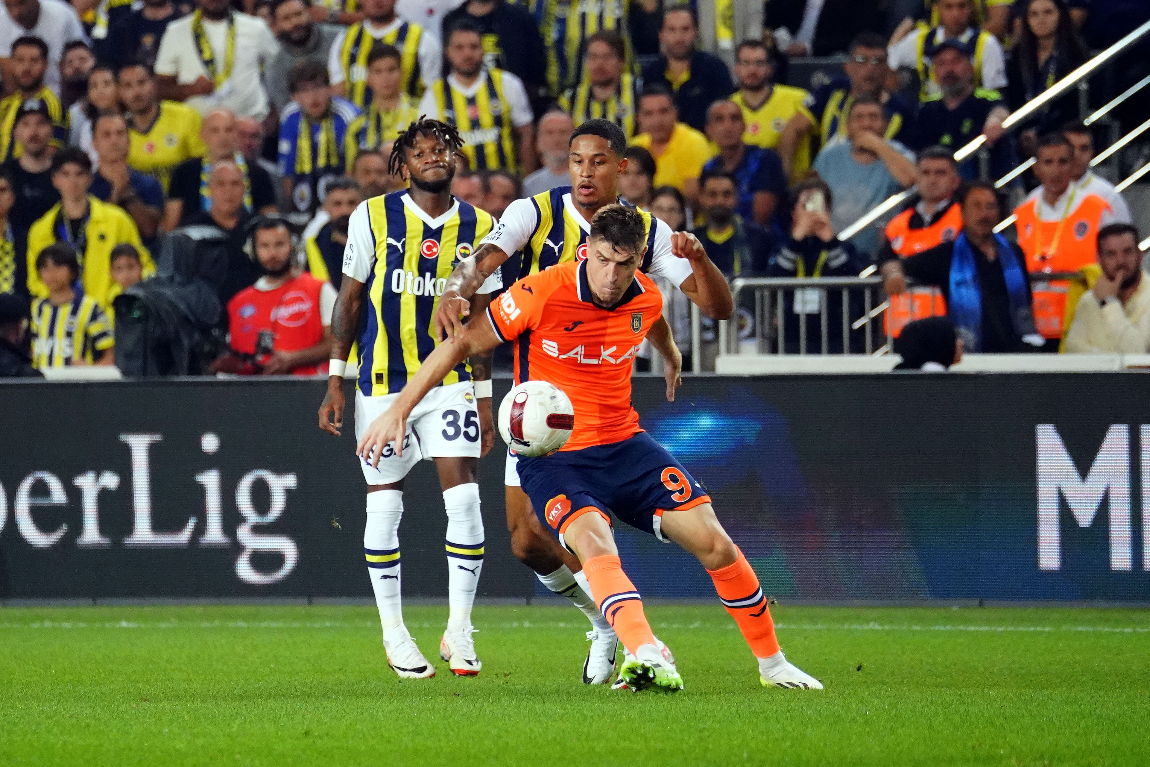 Fenerbahçe: 3 - RAMS Başakşehir: 0