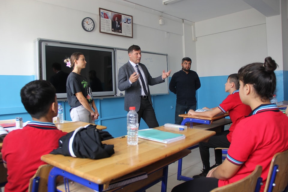 Cizre Milli Eğitim Müdürü, Yunus Emre Anadolu Lisesini ziyaret etti