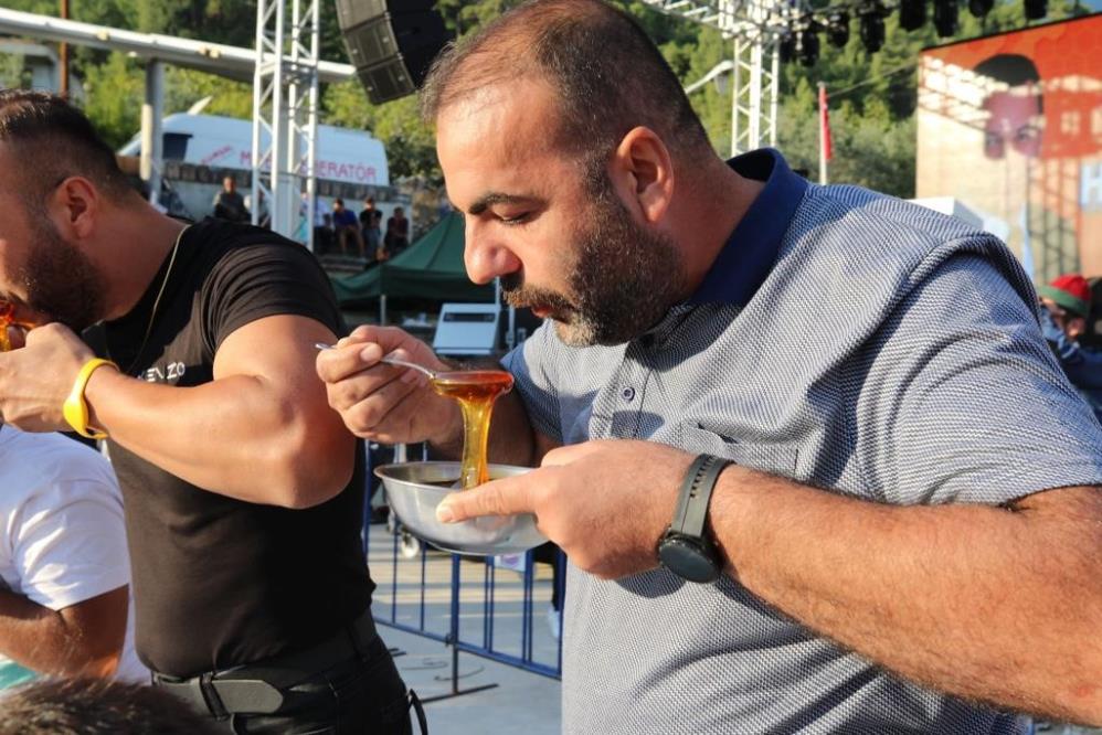 2 kilogram bal yedi birinciliği kaptı