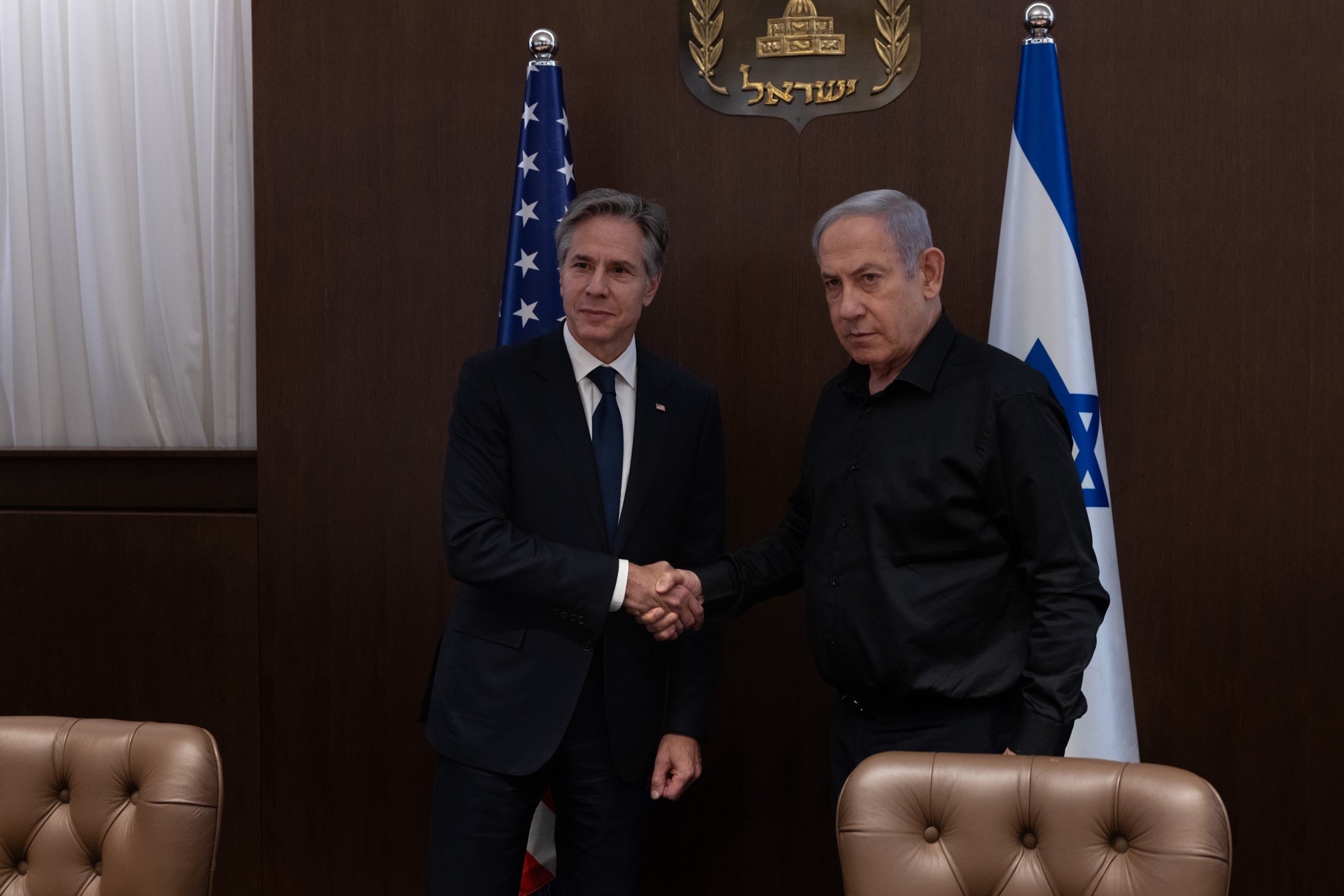 Sirenler Çaldı Netanyahu sığınacak yer aradı