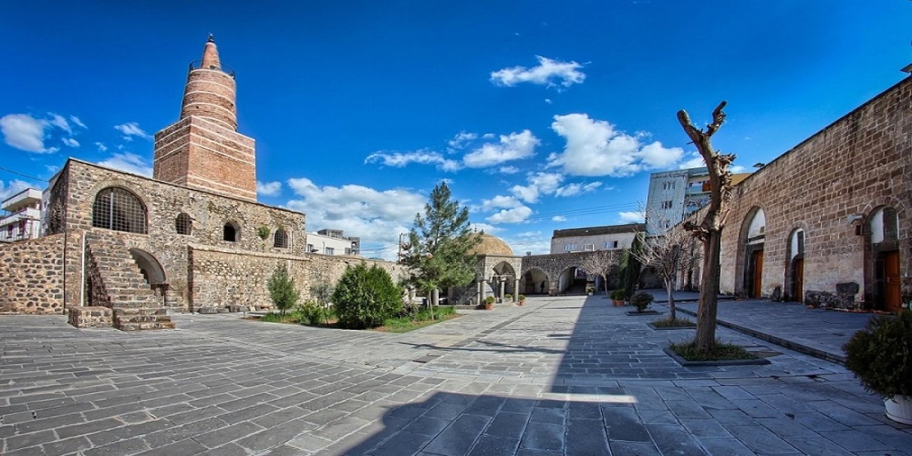 Cizre'ye gelenlerin en çok ziyaret ettiği yer Cizre Ulu Camii oldu