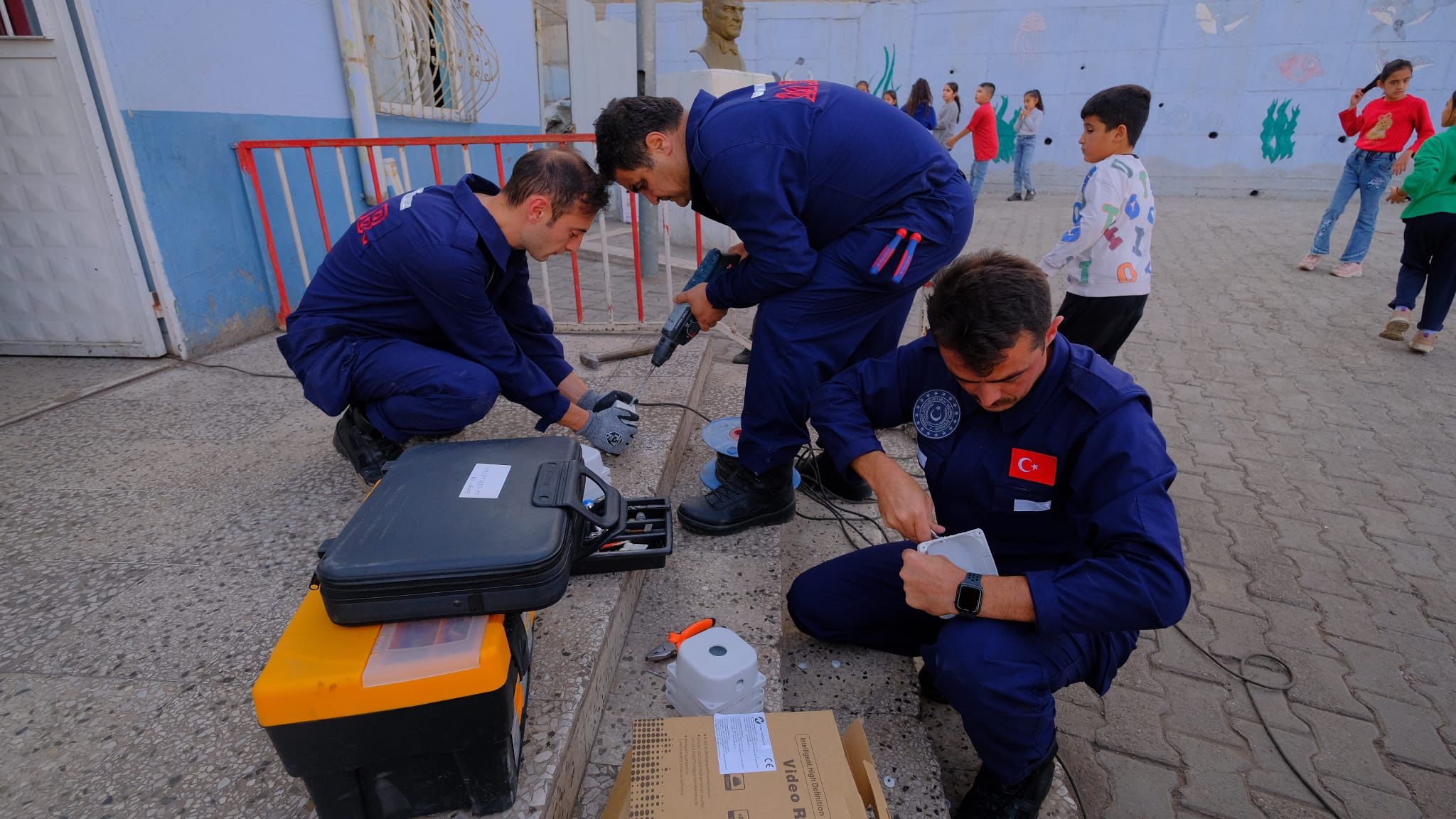 MSB Personelleri, Şırnak’ta Bakım Ve Onarım Çalışmaları Yapıyor