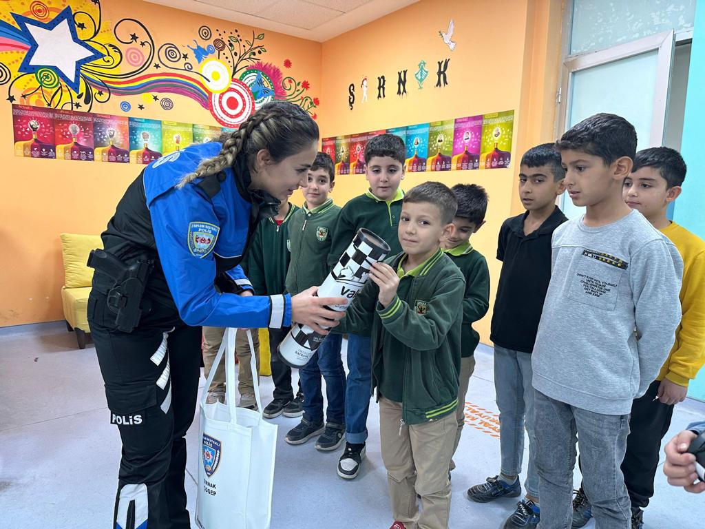 Şırnak Polisinden öğrencilere satranç kursu