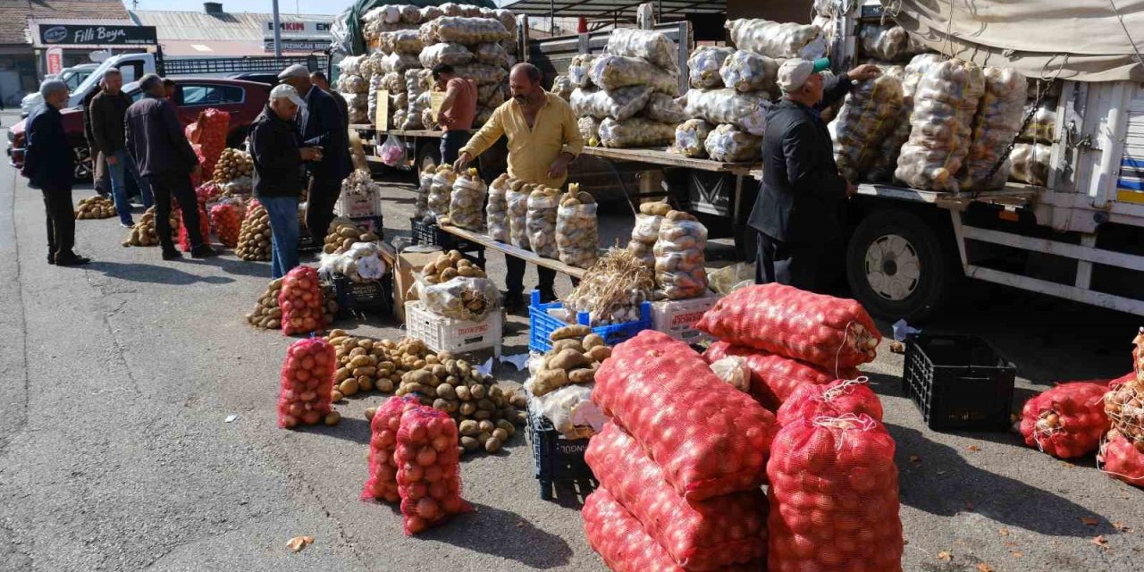 Fiyatı cep yakıyor. Vatandaşlar şimdiden çuval çuval satın almaya başladı