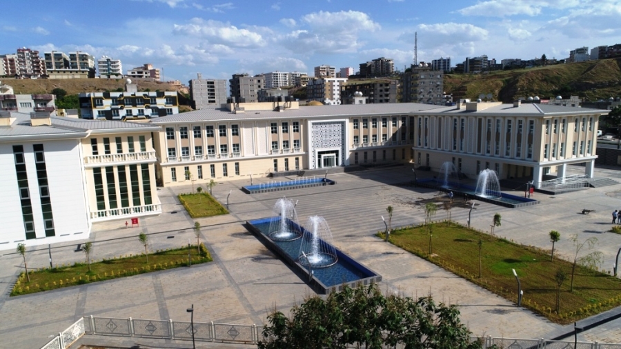 Cizre Belediyesi Yeni Hizmet Binası ve Meydanı Tamamlandı