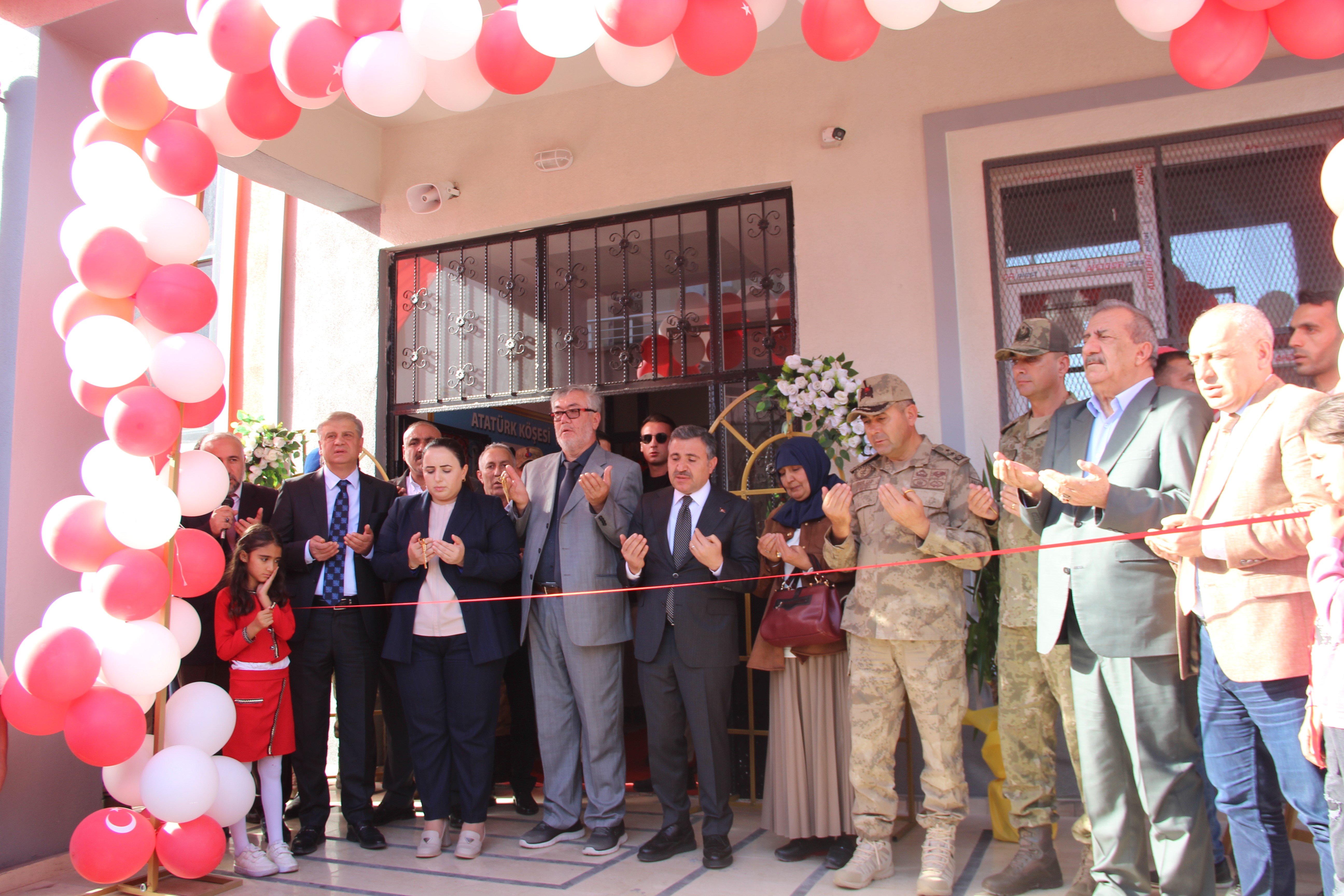 Cizre'de Şehit olan Asker adına yapılan okul doğum gününde eğitime açıldı