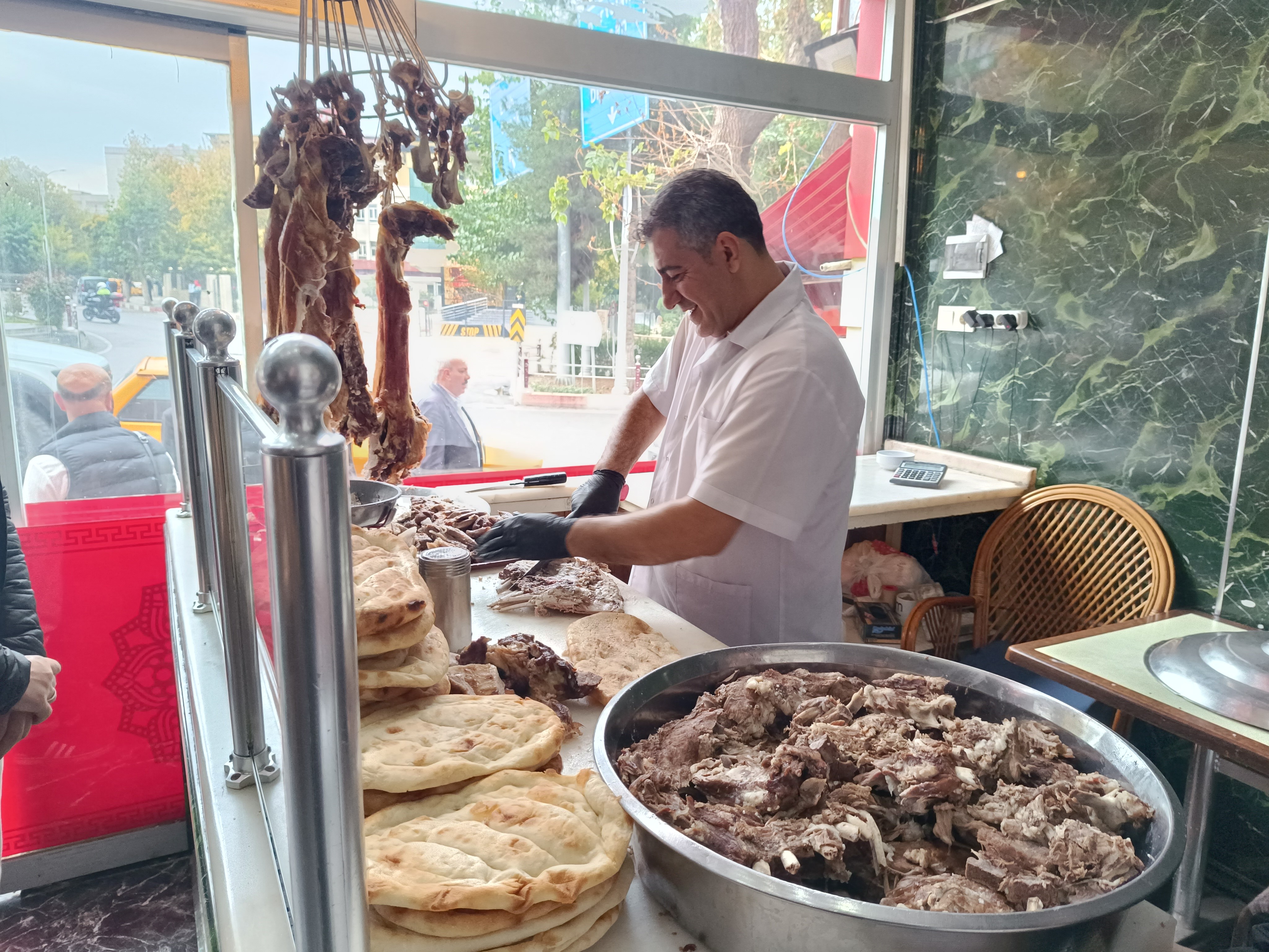 Şehirler arasında paylaşılmayan lezzet:'Büryan kebabı'na yoğun ilgi