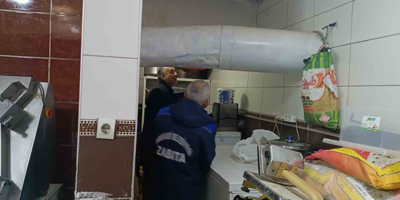 Hakkari’de lokanta imalathanelerine denetim: Döner salonları inceleniyor