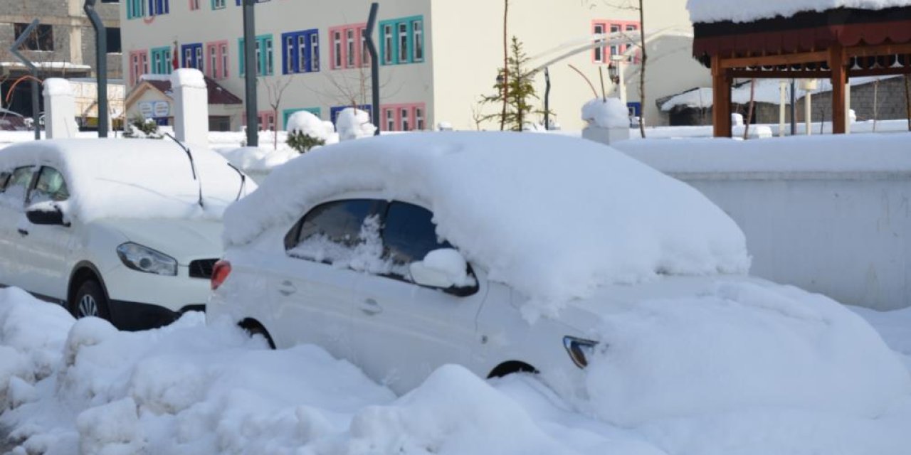 Meteoroloji uyarmıştı: o bölgeye lapa lapa kar yağdı