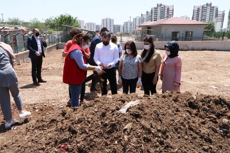 Diyarbakır'da Topraktan Toprağa Organik Atıkların Geri Dönüştürülmesi Projesi hayata geçirildi