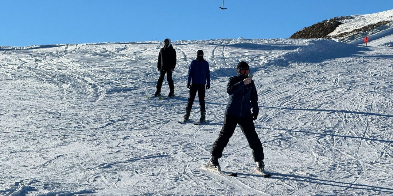 Şırnaklı sporcular ilk kez kayak merkezinde