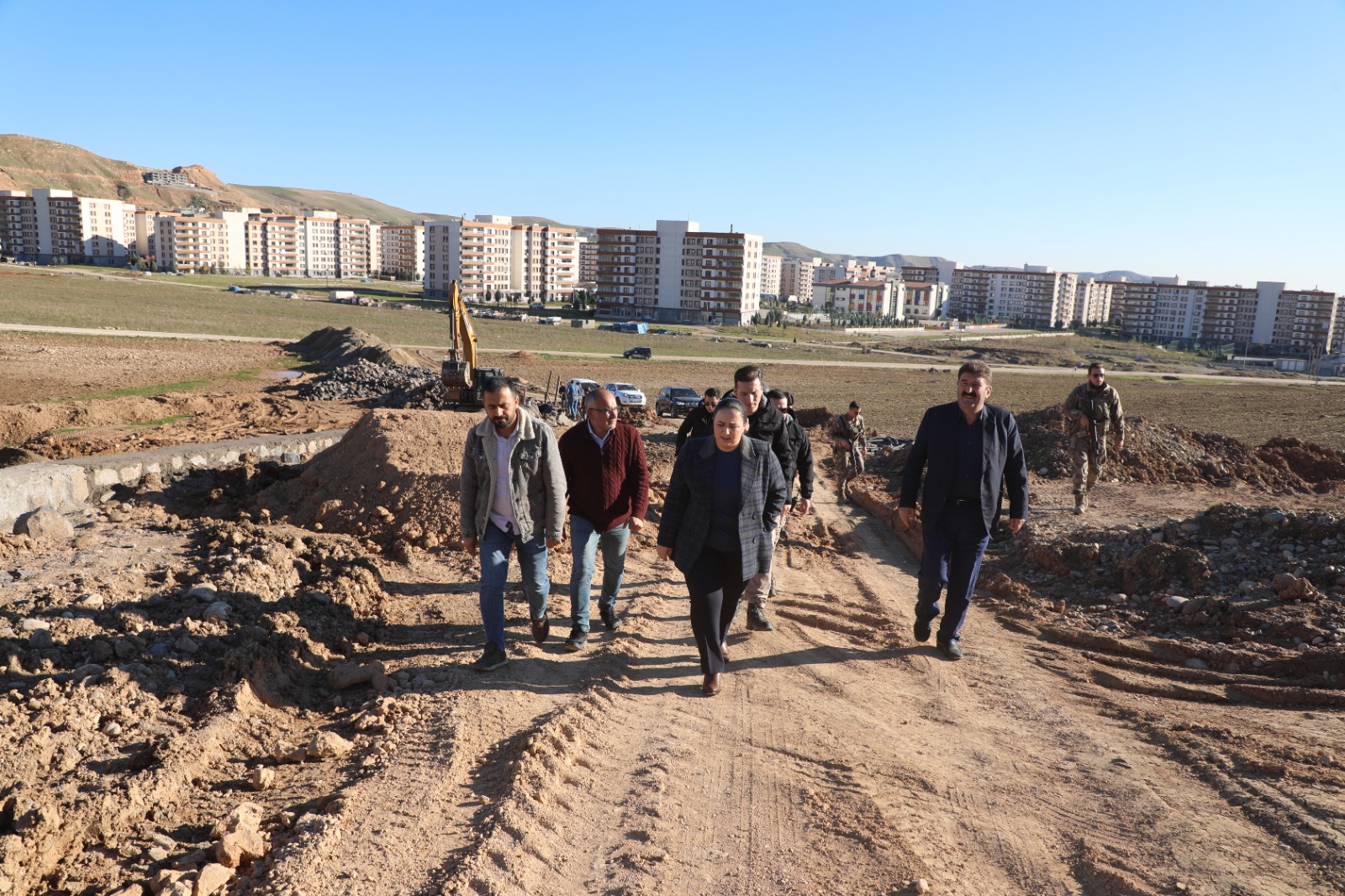 Cizre’de yeni mezarlık çalışmaları hummalı bir şekilde devam ediyor