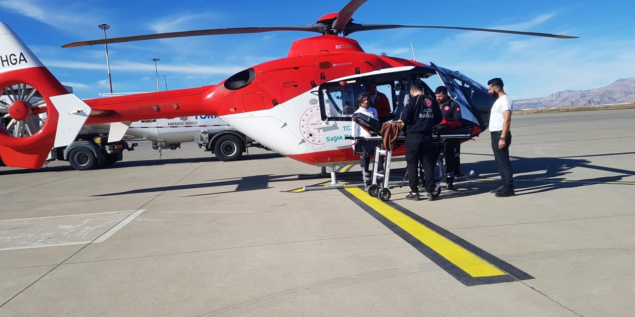 Cizre’de Ambulans Helikopter 6 aylık Büşra Bebek için havalandı