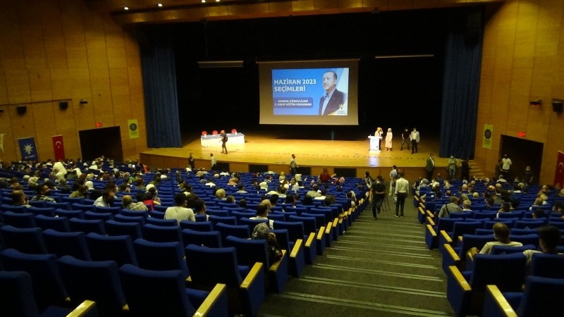 BAKAN KASAPOĞLU, DİYARBAKIR’DA SANDIK GÖREVLİLERİ EĞİTİM PROGRAMINA KATILDI