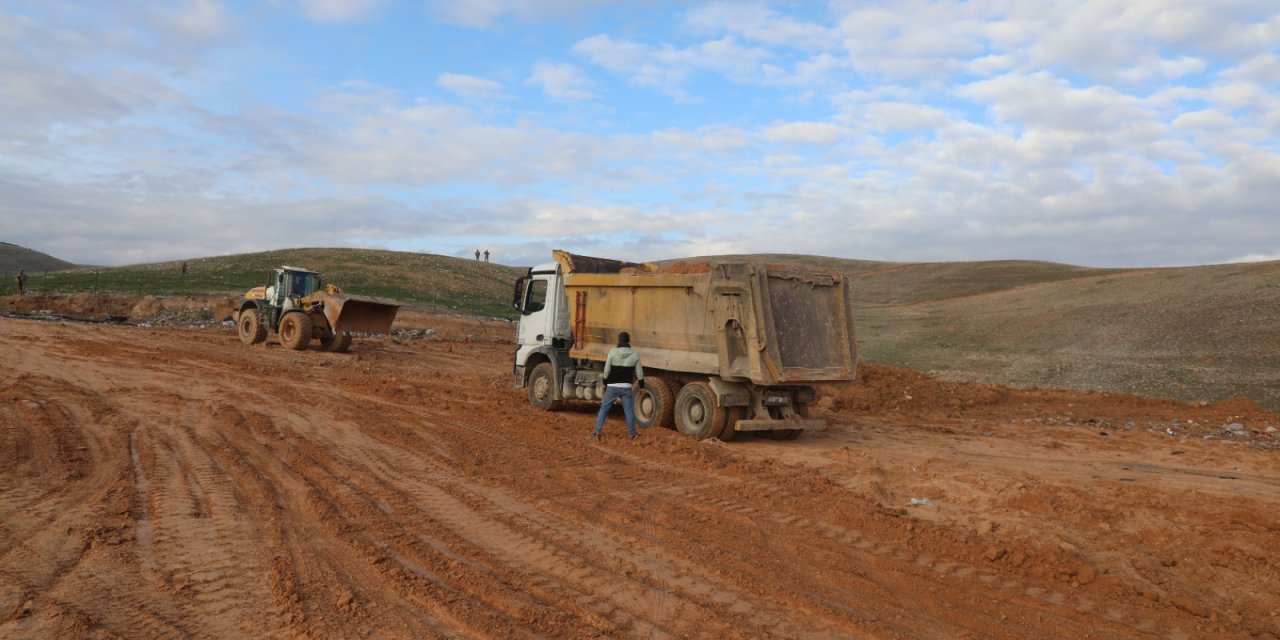 Cizre'de Çöp Toplama Sahasındaki iyileştirme çalışmaları devam ediyor