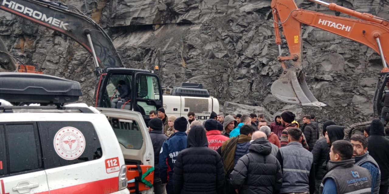 Şırnak’ta iş makinasının üzerine kaya düştü: 1 yaralı