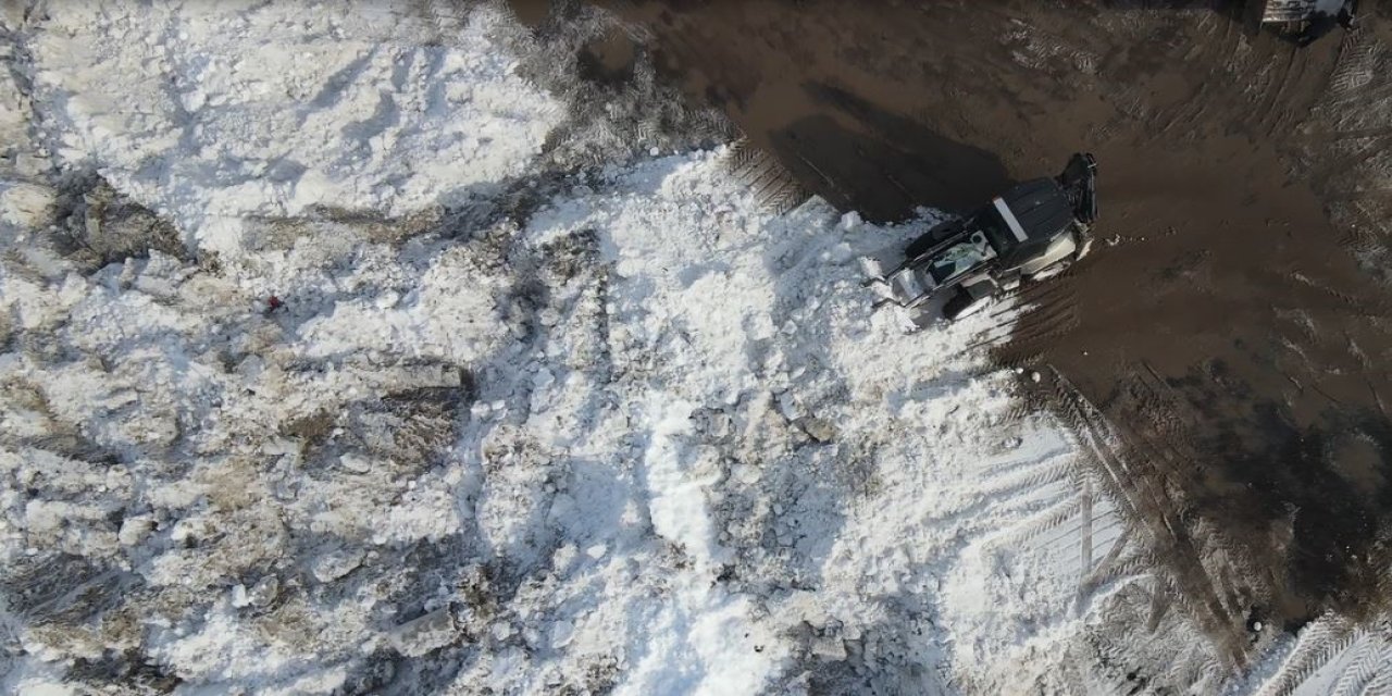 55 yıllık kar rekoru kırıldı, Kar yığınları kamyonlarla şehir dışına taşınıyor