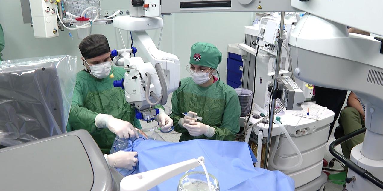 Yabancı ülkelerden doktorlar, şehir hastanesindeki ameliyatları izlemek için sıraya girmeye başladı