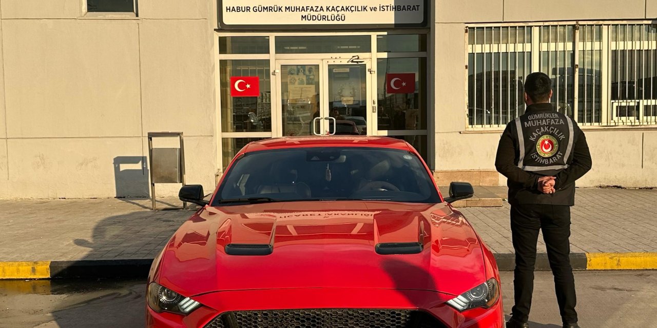 Şırnak dahil 4 ilde 22 milyon lira değerinde 7 lüks otomobile el konuldu