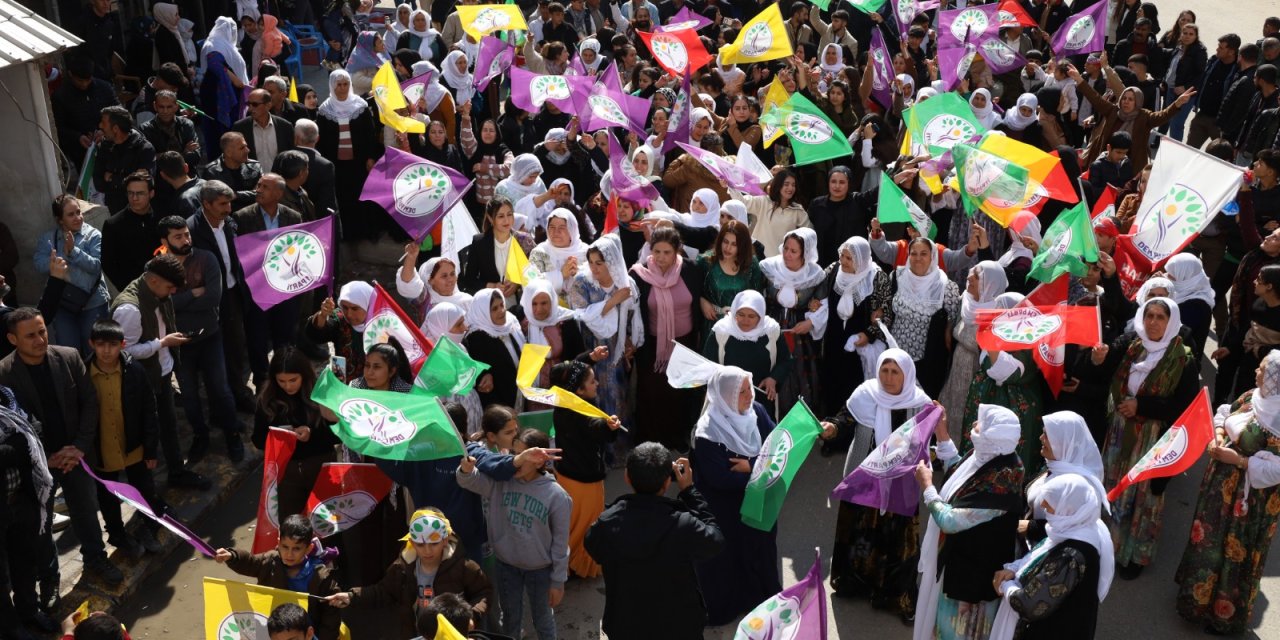 Şırnak'ta Dem Parti'nin görkemli ve çoşkulu aday  tanıtımı