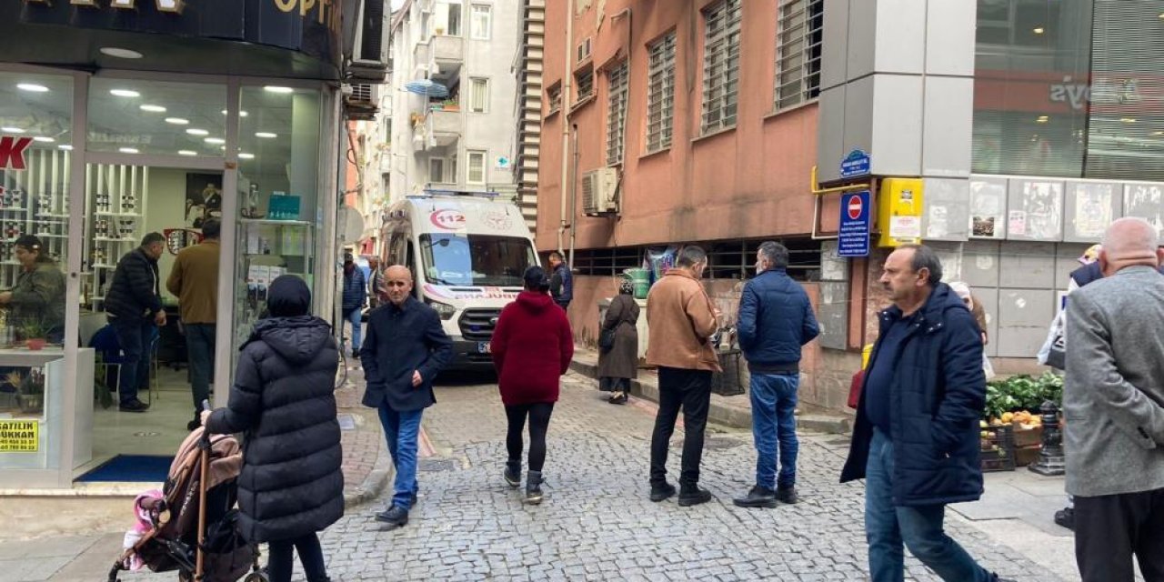 Müdür evinde silahla başından vurulmuş halde bulundu