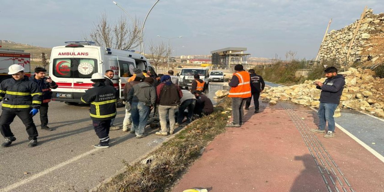 Mardin'de istinat duvarı çöktü: İki işçi yaralandı