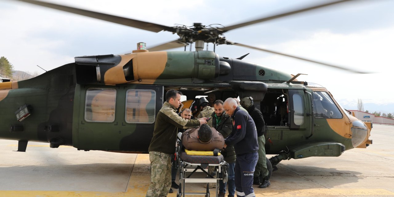 Şırnak'ta fenalaşan vatandaşın imdadına askeri helikopter yetişti