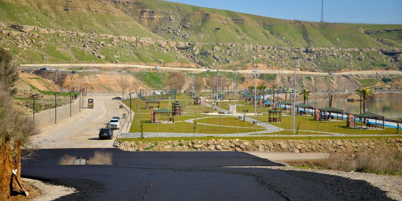 Cizre’de Yeni Mesire alanı çevresinde yol asfaltlama çalışmaları