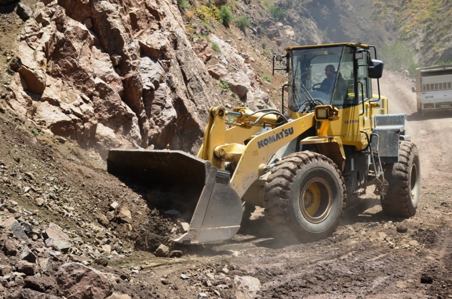 Şırnak’taki yayla yollarında hummalı çalışma