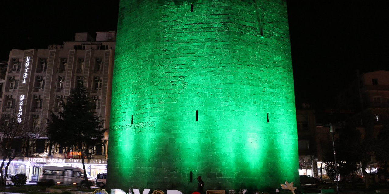 Diyarbakır'ın Tarihi surları yeşile büründü