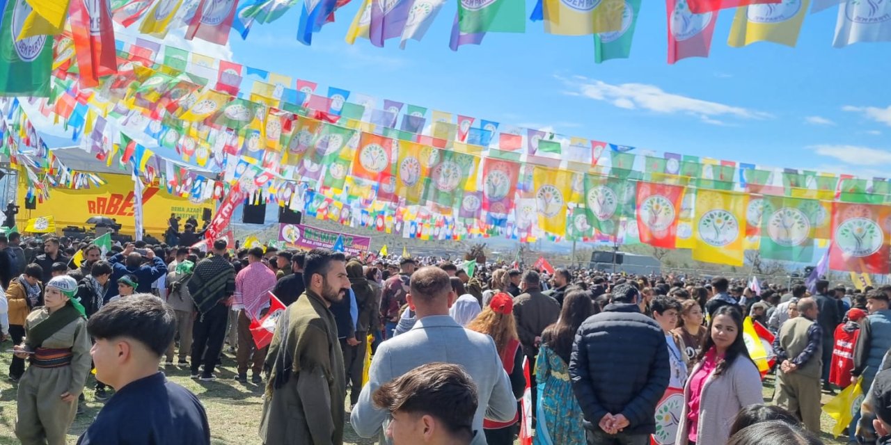 Şırnak’ta nevruz kutlaması için binlerce kişi bir araya geldi