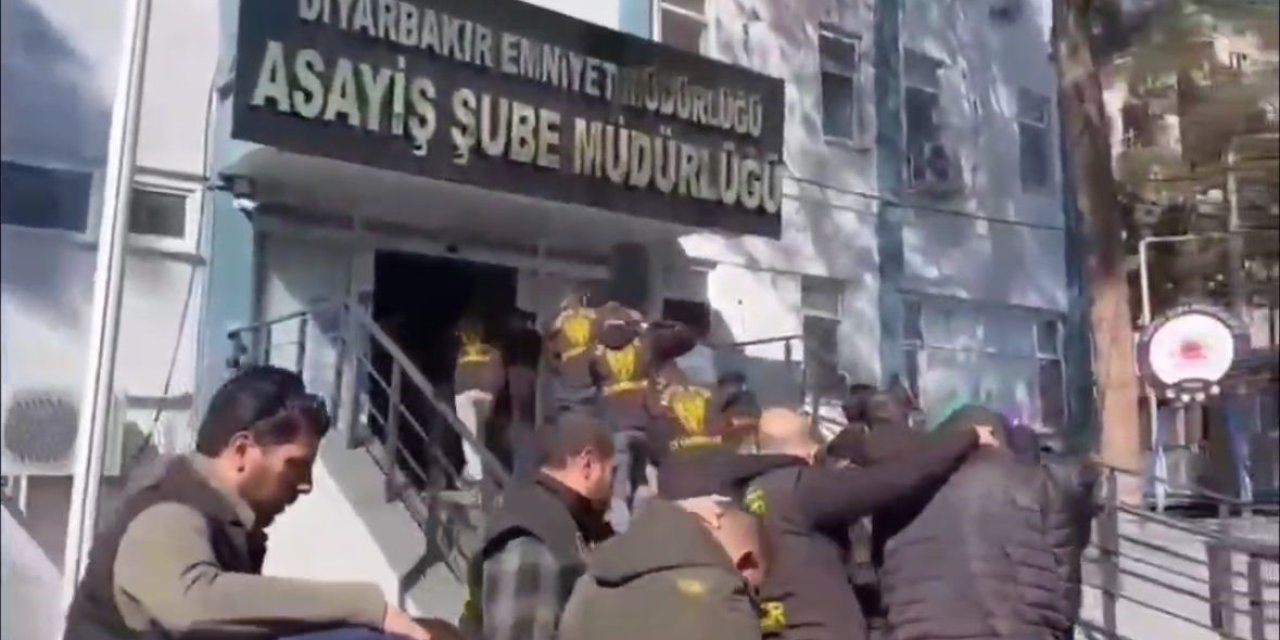 Diyarbakır ve İstanbul'da "sazan sarmalı" Operasyonu: 20 tutuklama