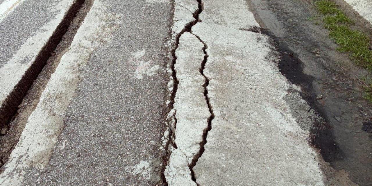 Şırnak Uludere yolunda heyelan;Yol trafiğe kapatıldı