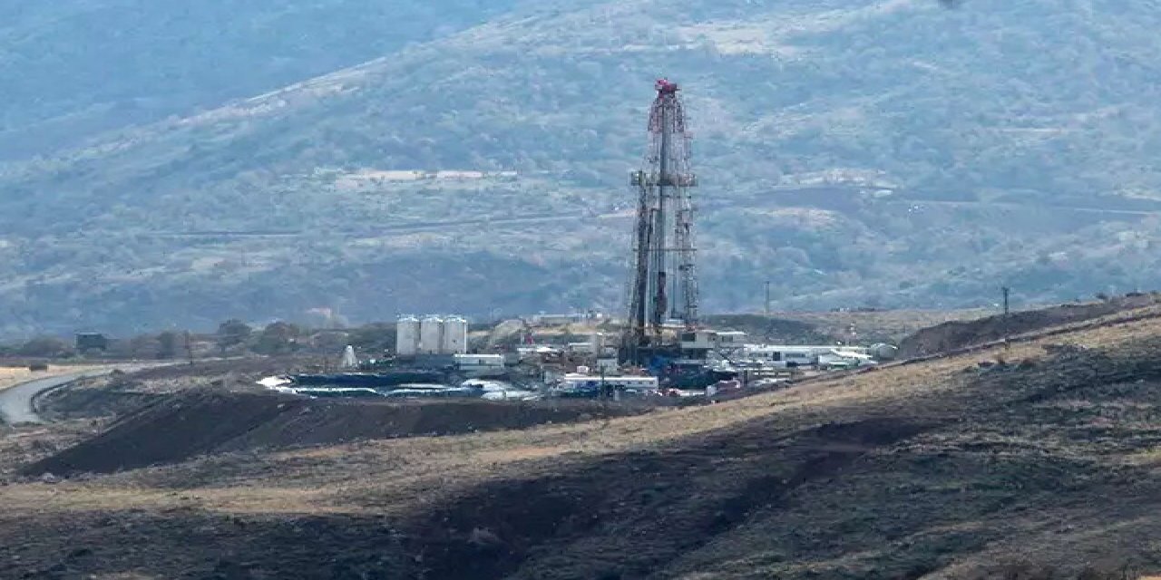 Şırnakta Petrol arama çalışmaları devam ediyor;Bir arama kuyusuda o bölgede açılıyor