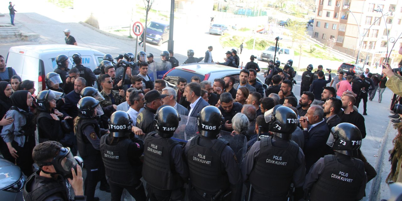 Şırnak’ta göstericilere şafak operasyonu: 30 gözaltı