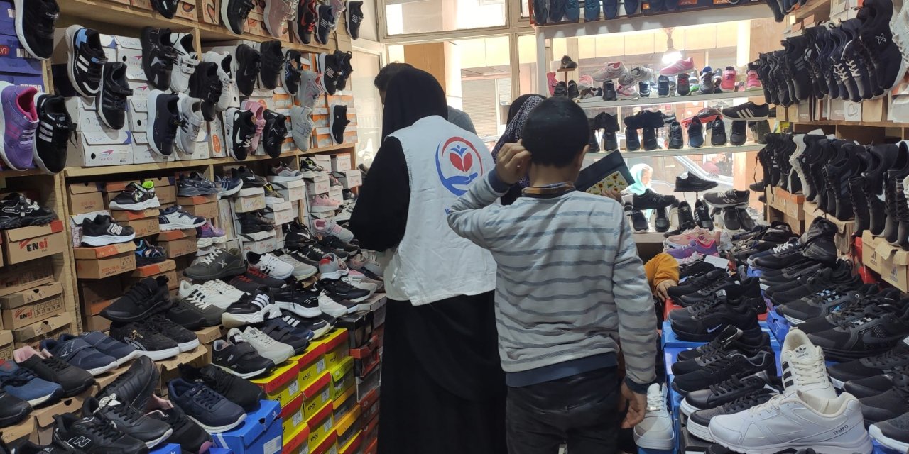 Yetimler Vakfı, Cizre'de Yüzlerce Çocuğu Sevindirdi