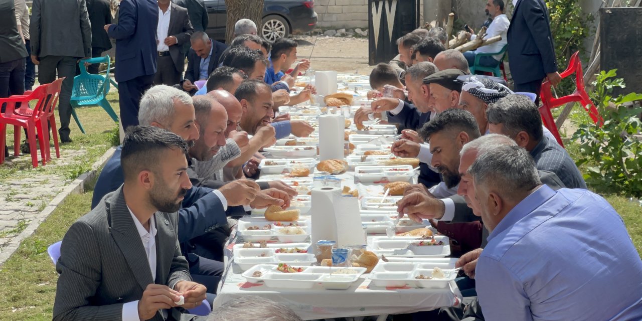 Seçimi kazanan Silopili muhtardan, köylülere 500 kişilik teşekkür yemeği