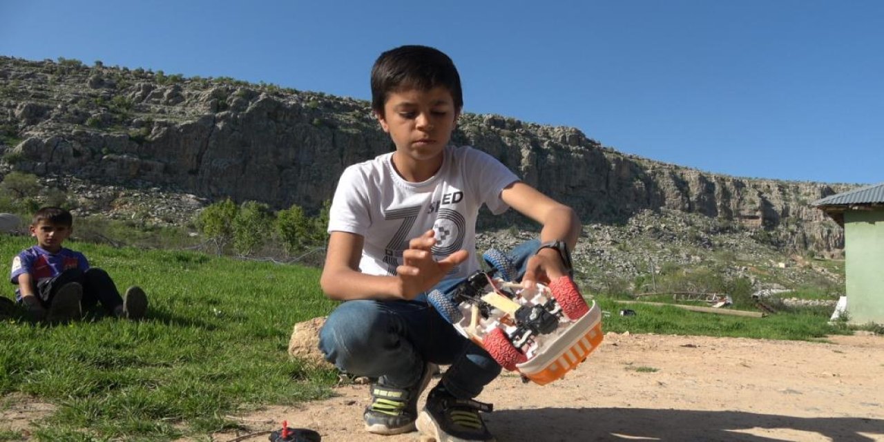 14 yaşındaki çocuk geri dönüşüm malzemeleriyle teknolojik aletler yaptı