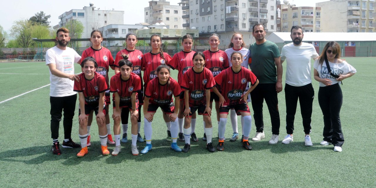 Cizre kadın futbol takımı, Play-Off’a yükseldi