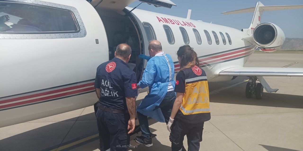 20 günlük bebek ambulans uçak ile Şırnak'tan Ankara’ya sevk edildi