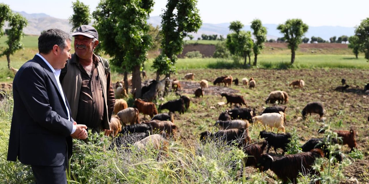Şırnak Valisi Atay, Köy Ziyaretleri Kapsamında  Göçerlerle Buluştu