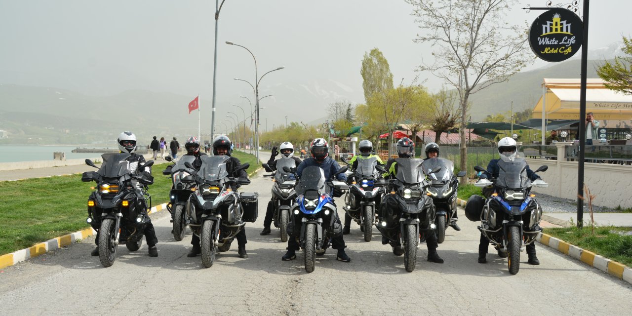 Motosiklet Tutkunları, 50 Ülke Gezisinin Ardından  Rotaları Şırnak ve Hakkari