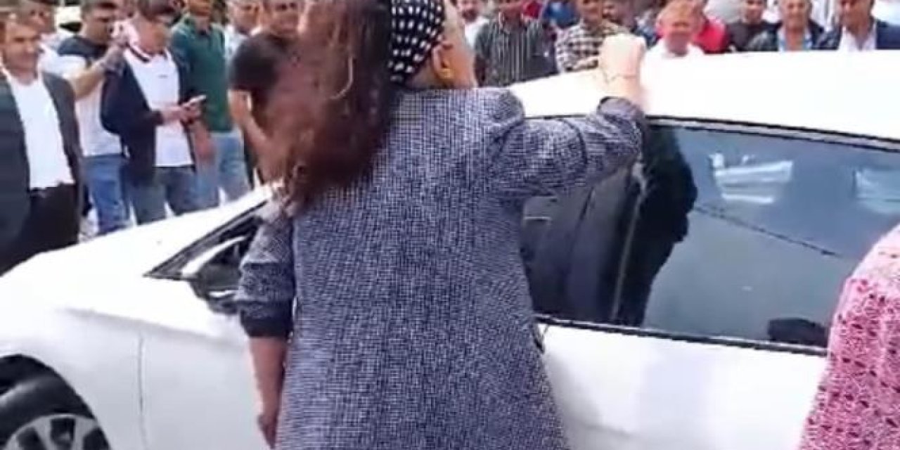 Kazaya karışan kadın çevredekilere hakaret edip 'trafik dersi' verdi