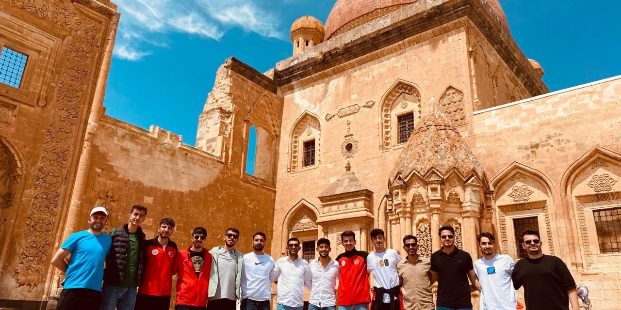 Sporcu öğrencilerden, tarihi İshak Paşa Sarayı'nda tarihe yolculukları