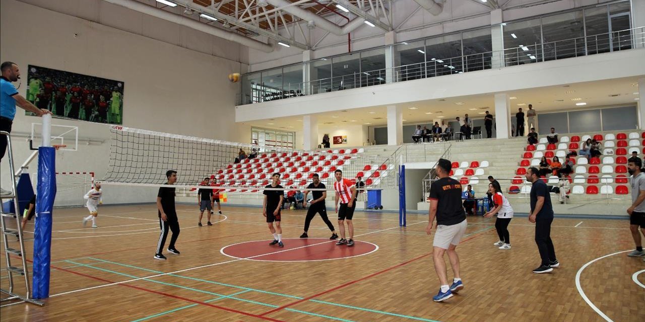 Şırnak üniversitesinde 2023-2024 bahar dönemi spor etkinlikleri başladı
